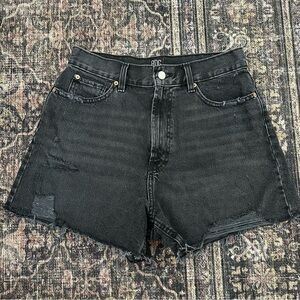 BDG Distressed Black Denim Shorts // 29

#denim #urbanoutfitters #distressed